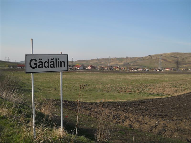 Tradiții unice într-un sat clujean: jocul de cărţi de Paşte. Obiceiul are conotaţii biblice