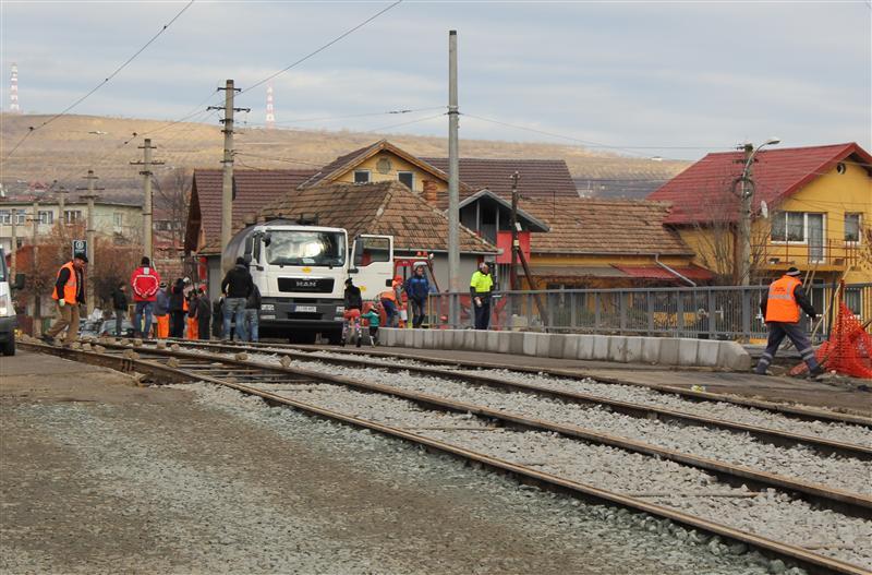Reîncep lucrările la podul peste Nadăş. Cum este afectat transportul în comun