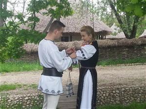 Serbare câmpenească, de 1 Mai, în Parcul Etnografic din Cluj 