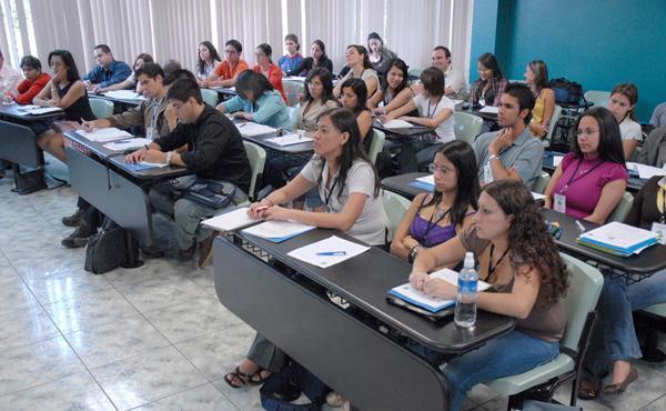 Profesori şi elevi din şase ţări europene se strâng la Cluj într-un proiect educaţional