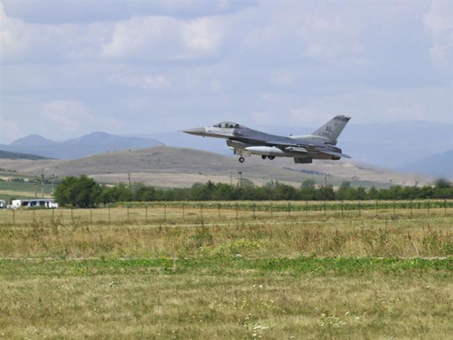 Avioane de vânătoare F-16 aparţinând Portugaliei au sosit în România pentru un exerciţiu NATO