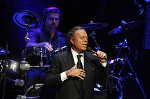 Bilete suplimentare pentru concertul Julio Iglesias din Cluj