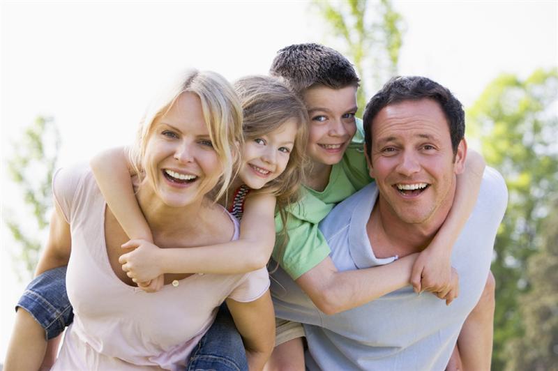 Ziua Internaţională a Familiei, sărbătorită printr-o campanie de informare a importanţei acestei instituţii