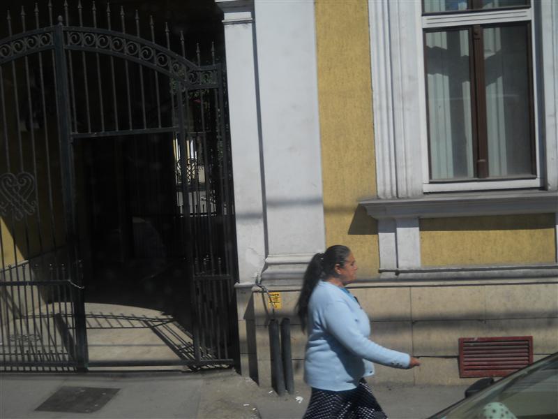 Bătuţi-măr de nişte tineri înfierbântaţi, aflaţi la o nuntă, în faţa cantinei „Agronomia”