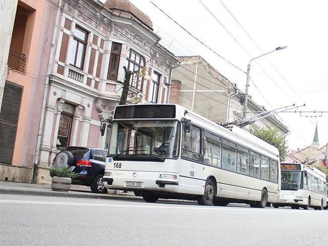Circulaţia mijloacelor de transport în comun, blocată din diverse motive. Care sunt acestea