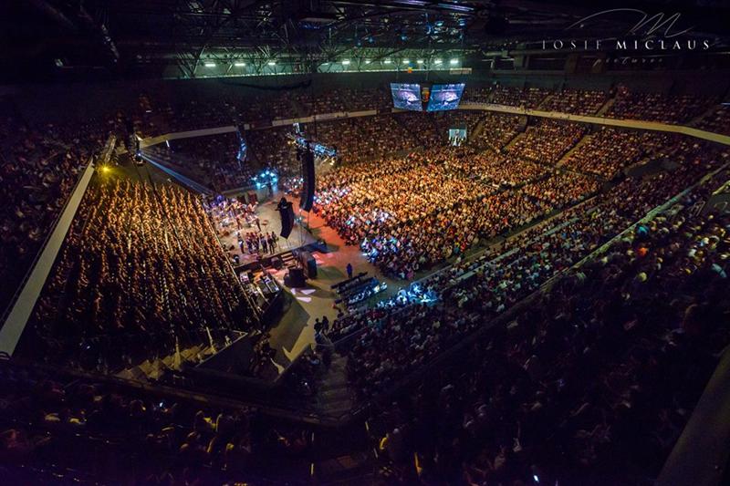 Peste 9000 de oameni prezenţi la conferinţa Believe România, în Sala Polivalentă (P) 