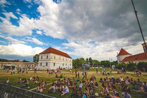 Eco Electric Castle: premii pentru cei ce vin cu bicicleta la festival 