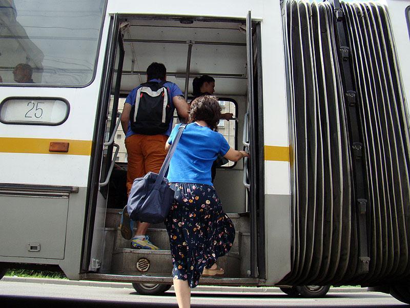 Modificări temporare în transportul public. Se mută o staţie