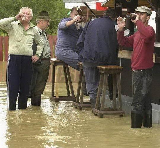 Românii orbecăie încă în Peştera lui Platon