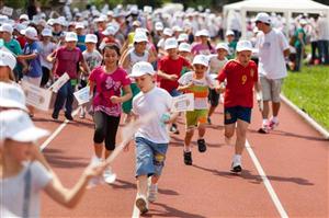 Din dragoste pentru pitici: competiţie sportivă pentru prichindei