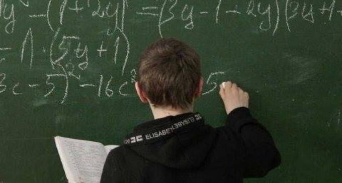 Centrele de zi ale FRCCF rămân deschise pe perioada verii. Elevii corigenţi vor avea meditaţii