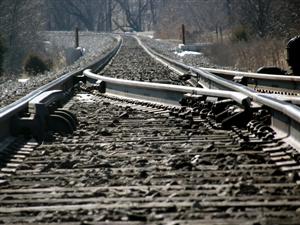 Un bărbat de 43 de ani, spulberat de tren