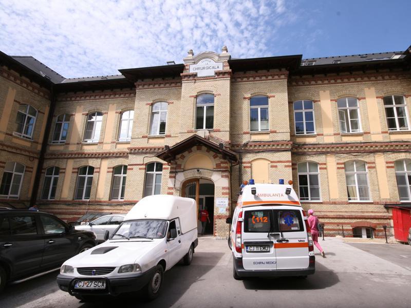 Birocraţia face victime. Ciuce nu a fost lăsat să opereze un bebeluş din cauza lipsei unei specializări în pediatrie