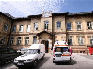 Birocraţia face victime. Ciuce nu a fost lăsat să opereze un bebeluş din cauza lipsei unei specializări în pediatrie