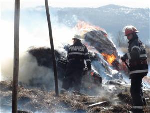 Traficul aerian, pus în pericol de arderea gunoaielor de la Pata Rât: 