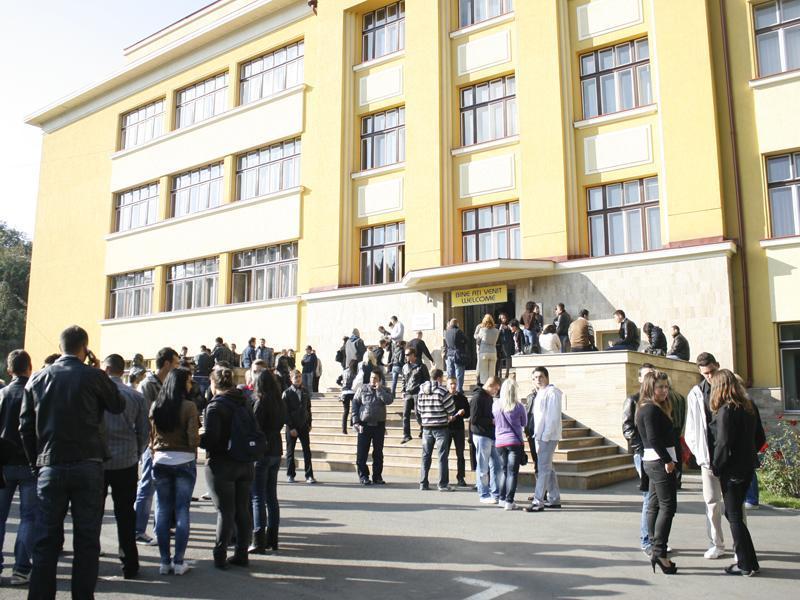 A început admiterea la Ştiinţe Agricole. Până când te poţi înscrie