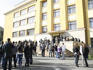 A început admiterea la Ştiinţe Agricole. Până când te poţi înscrie