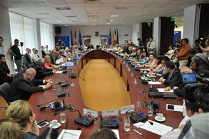 Negocieri dure până înainte de vot pe tema desfiinţării RAADPP