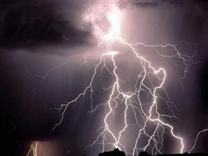 Vine furtuna! Cod galben de ploi torenţiale la Cluj