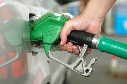 Concurenţa monitorizează iar petroliştii, să vadă dacă preţurile reflectă ieftinirea ţiţeiului