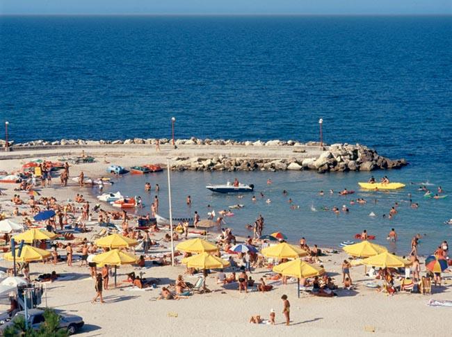 Copiii suferinzi de insuficienţă renală pleacă în tabără pe litoral