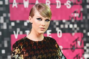 MTV Video Music Awards 2015: Taylor Swift, marea câştigătoare. Miley Cirus a şocat audienţa