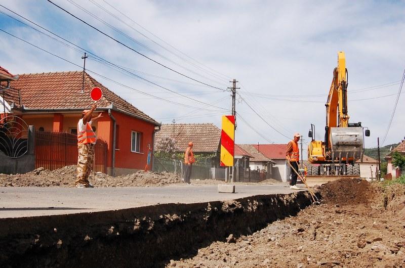 Peste 7 milioane de lei se întorc de la Bucureşti la Cluj pentru drumurile judeţene. Vezi unde merg banii