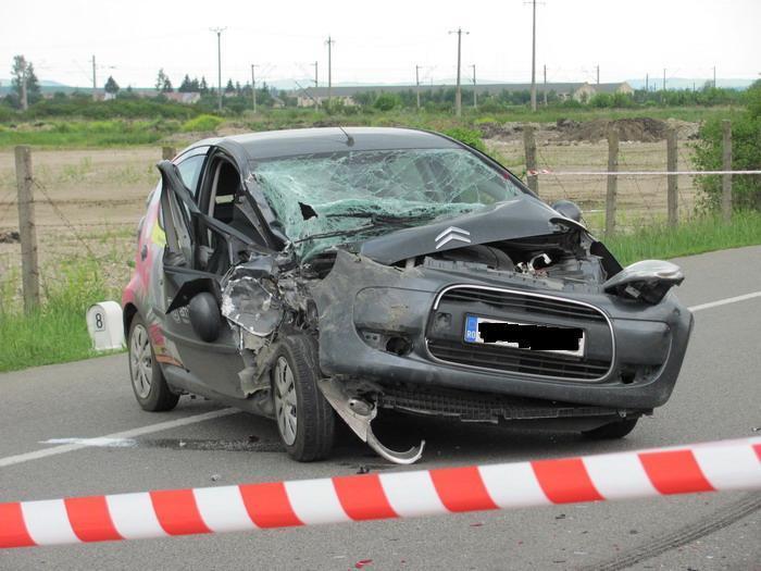 Accident pe o arteră în lucru: o femeie a fost rănită de un şofer băut