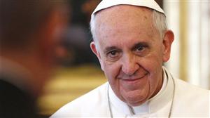 Papa Francisc îndeamnă parohiile din Europa să primească refugiaţi. Vaticanul primeşte două familii
