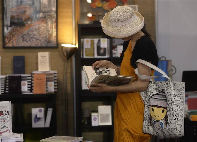 Bookfest revine: aduce 10.000 de volume, experimente de fizică şi teatru de păpuşi