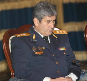 PNL vrea la guvernare, dar nu sub comanda unui fost ofiţer de intendenţă