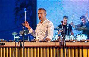 Zoli Toth Project cântă în deschidere la Pink Martini