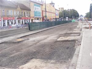 Dacă v-aş bloca accesul pe strada pe care locuiţi, ce-aş păţi, domnule viceprimar?
