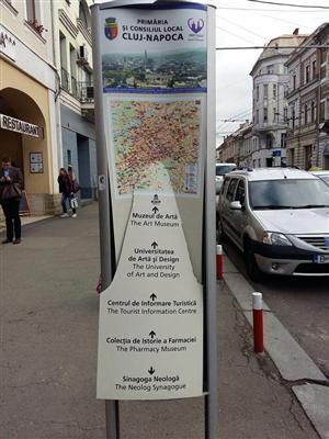 Panouri informative, vandalizate