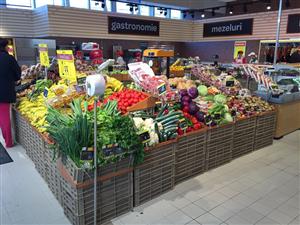 Floreşti, ţinta marilor comercianţi