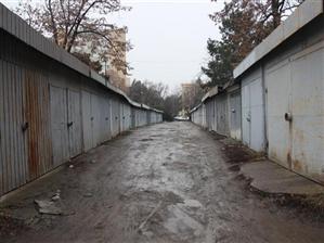 Garaj din Mărăşti, prădat de trei hoţi în toiul nopţii