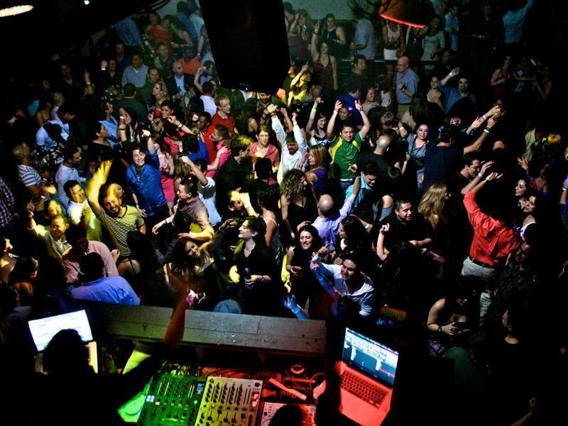 Un club din Cluj îşi mută evenimentele: demarează un audit al măsurilor de siguranţă