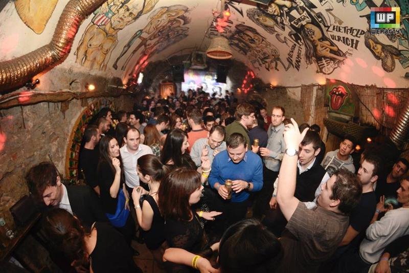 Ţi-ai dat seama că ţi-ai pus viaţa în pericol în cluburile clujene? Unde e RISCUL MAXIM? SONDAJ