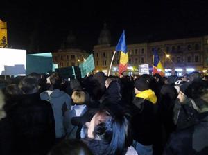 Cinci ONG-uri îi cer lui Iohannis premier credibil, întărirea DNA şi revocarea Avocatului Poporului