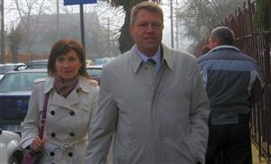 Iohannis şi soţia acestuia au pierdut definitiv un proces privind un imobil cumpărat în Sibiu