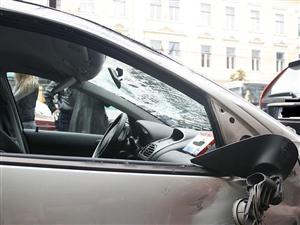Şofer, rănit într-un accident pe care l-a provocat chiar el