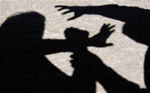 Adolescent de la casa de copii, snopit în bătaie de un tânăr. De la ce a început conflictul