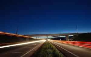 Pentru ce motiv penibil întârzie autostrada spre Vest