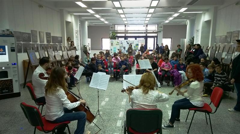 Elevii Centrului Şcolar pentru Educaţie Incluzivă, introduşi în lumea muzicii clasice