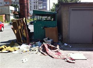 Cu gunoiul în stradă. Câţi clujeni au fost amendaţi pentru depozitarea ilegală a deşeurilor