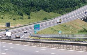 Gonind pe Autostrada Transilvania. Încă un vitezoman sancționat