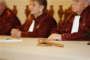 Curtea Constituţională discută pe 20 ianuarie Legea pensiilor pentru aleşii locali