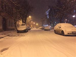 Clujul, “luat prin surprindere” de venirea zăpezii. Ironii la adresa primăriei: 