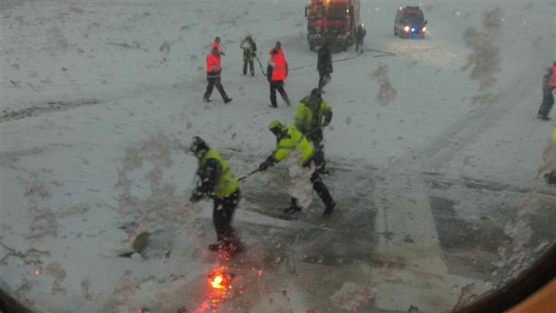 Angajaţi ai Aeroportului Cluj, ROMATSA şi Blue Air, audiaţi de procurori