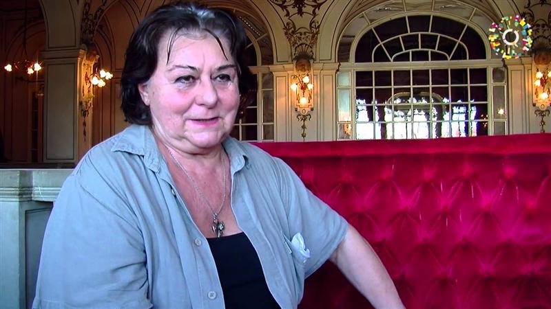 Trupul neînsufleţit al actriţei Melania Ursu, depus în foaierul Teatrului Naţional din Cluj. Când va avea loc înmormântarea